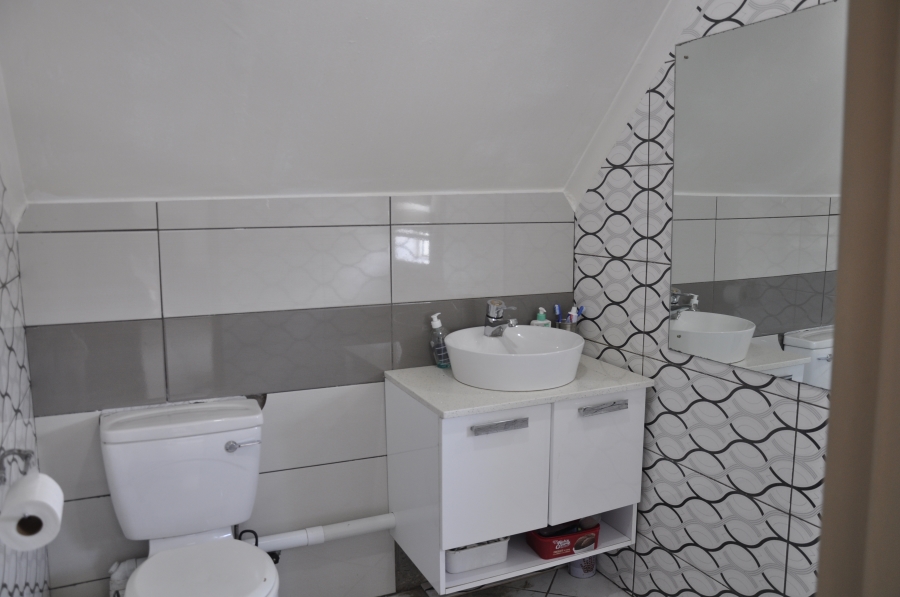 4 Bedroom Property for Sale in Halfway Gardens Gauteng