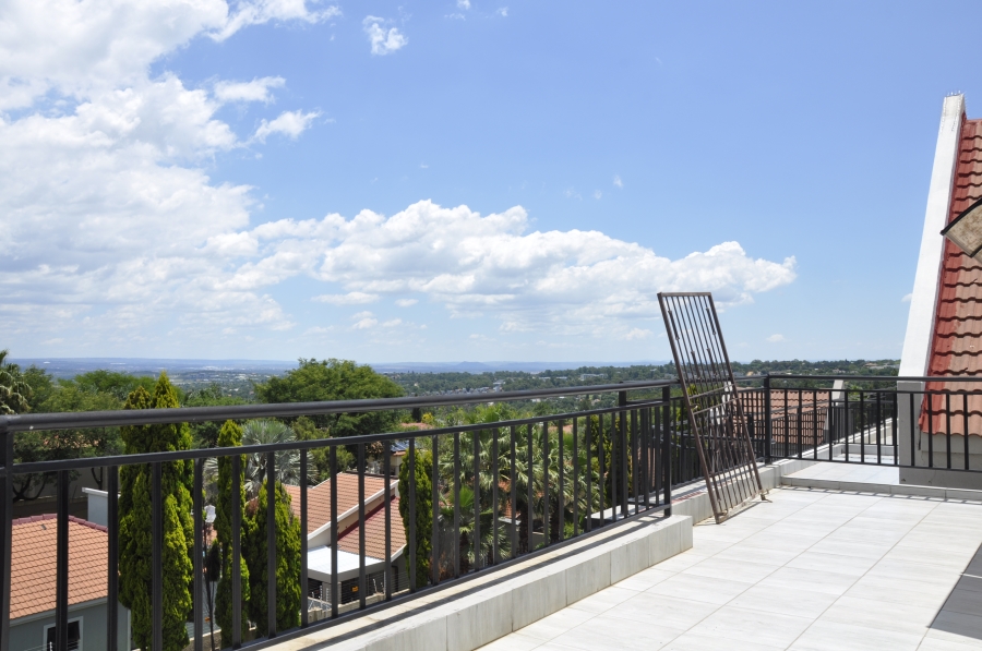 4 Bedroom Property for Sale in Halfway Gardens Gauteng