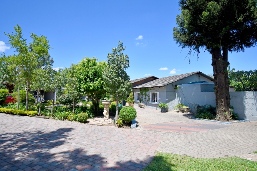 3 Bedroom Property for Sale in Chartwell Gauteng