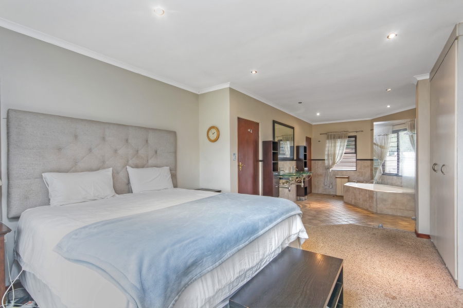 3 Bedroom Property for Sale in Lonehill Gauteng