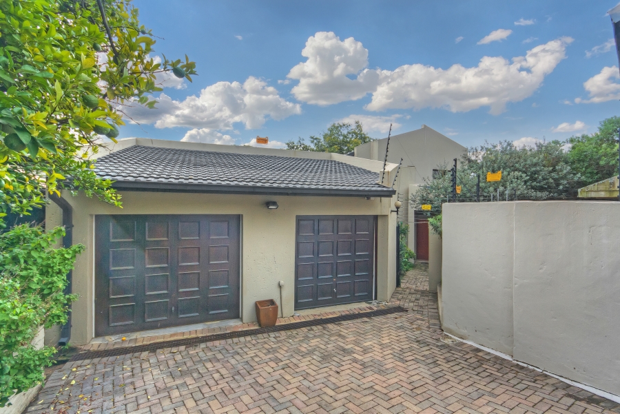 3 Bedroom Property for Sale in Lonehill Gauteng