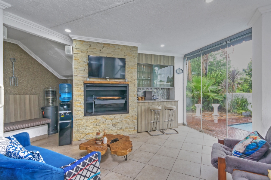 3 Bedroom Property for Sale in Lonehill Gauteng