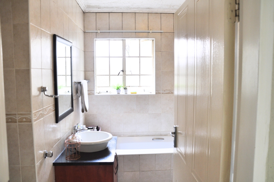 2 Bedroom Property for Sale in Erand Gardens Gauteng