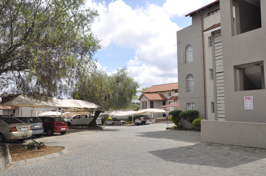 2 Bedroom Property for Sale in Erand Gardens Gauteng