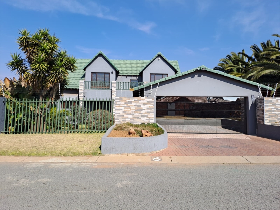 4 Bedroom Property for Sale in Dalpark Gauteng