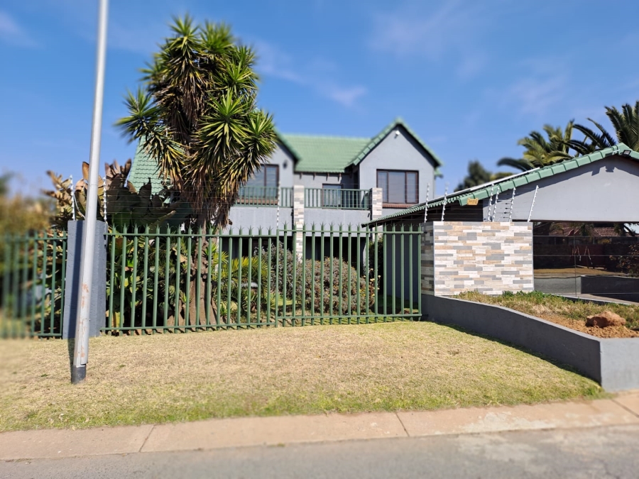 4 Bedroom Property for Sale in Dalpark Gauteng