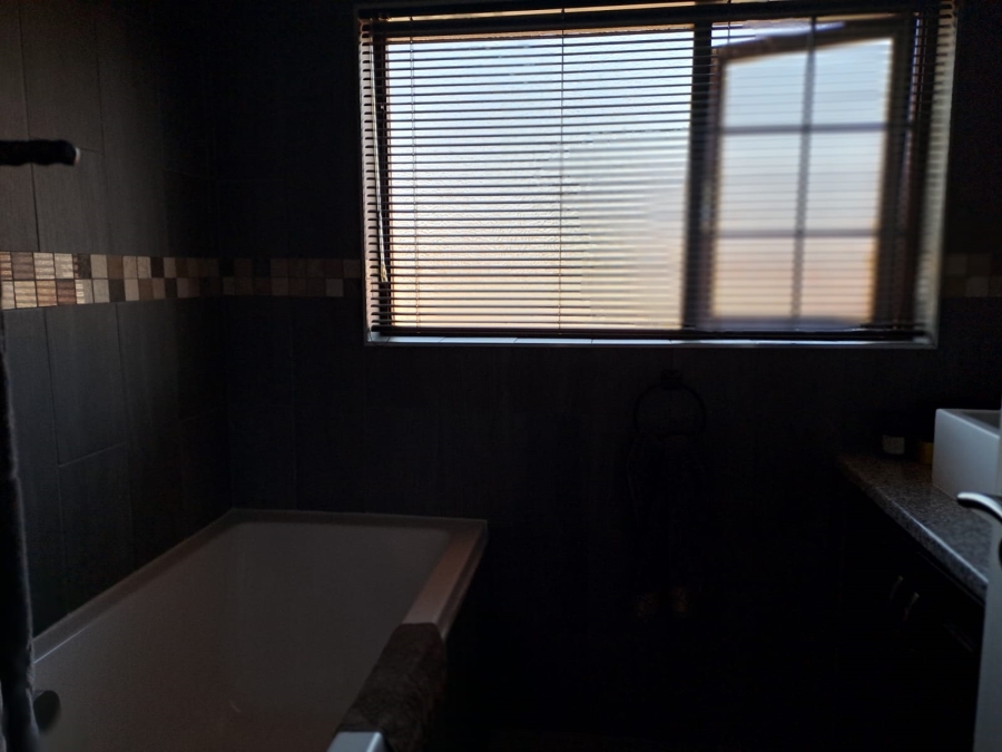 4 Bedroom Property for Sale in Dalpark Gauteng