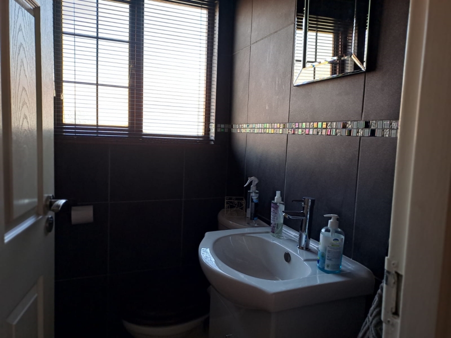 4 Bedroom Property for Sale in Dalpark Gauteng