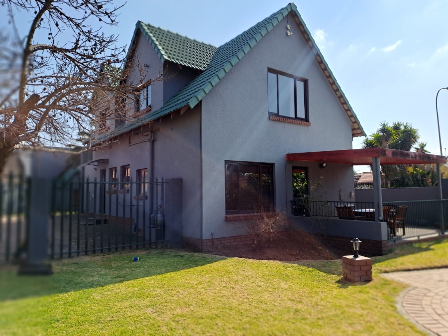 4 Bedroom Property for Sale in Dalpark Gauteng