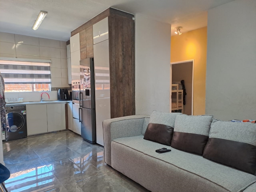 2 Bedroom Property for Sale in Edleen Gauteng