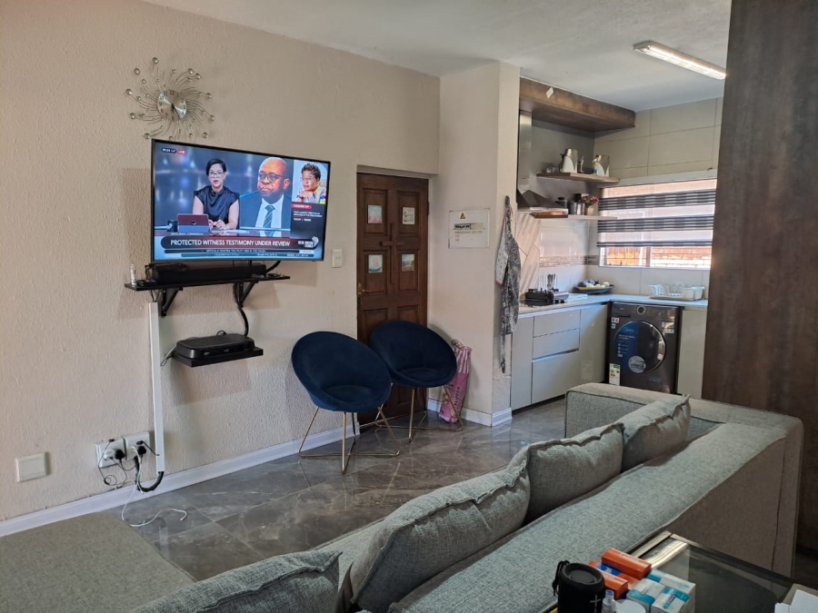 2 Bedroom Property for Sale in Edleen Gauteng