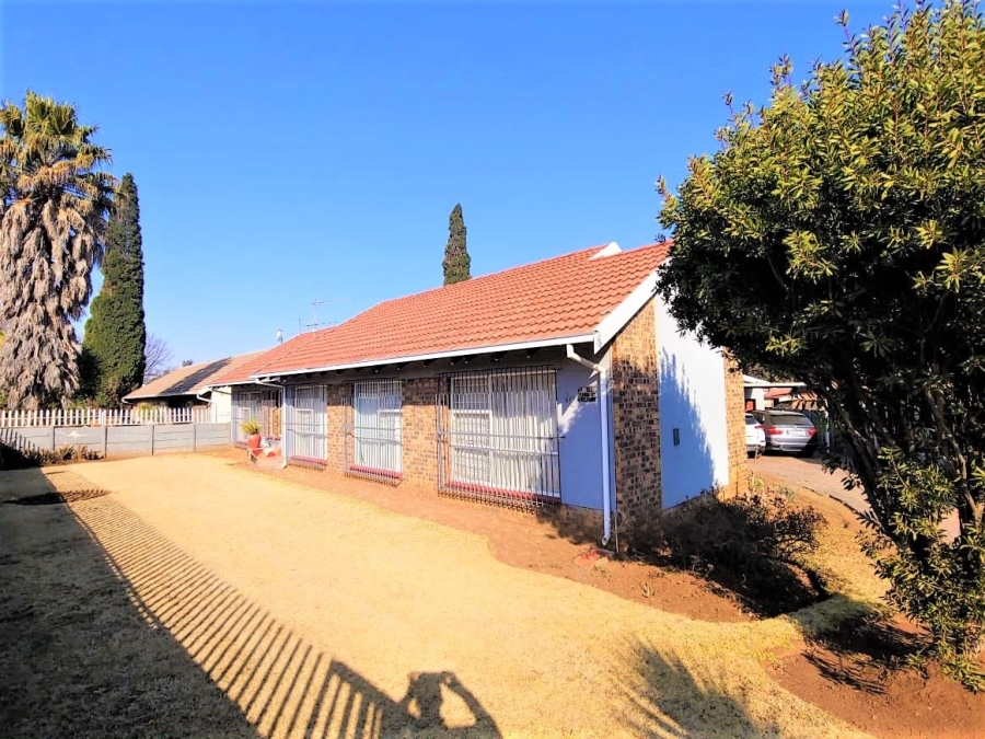 4 Bedroom Property for Sale in Dersley Gauteng