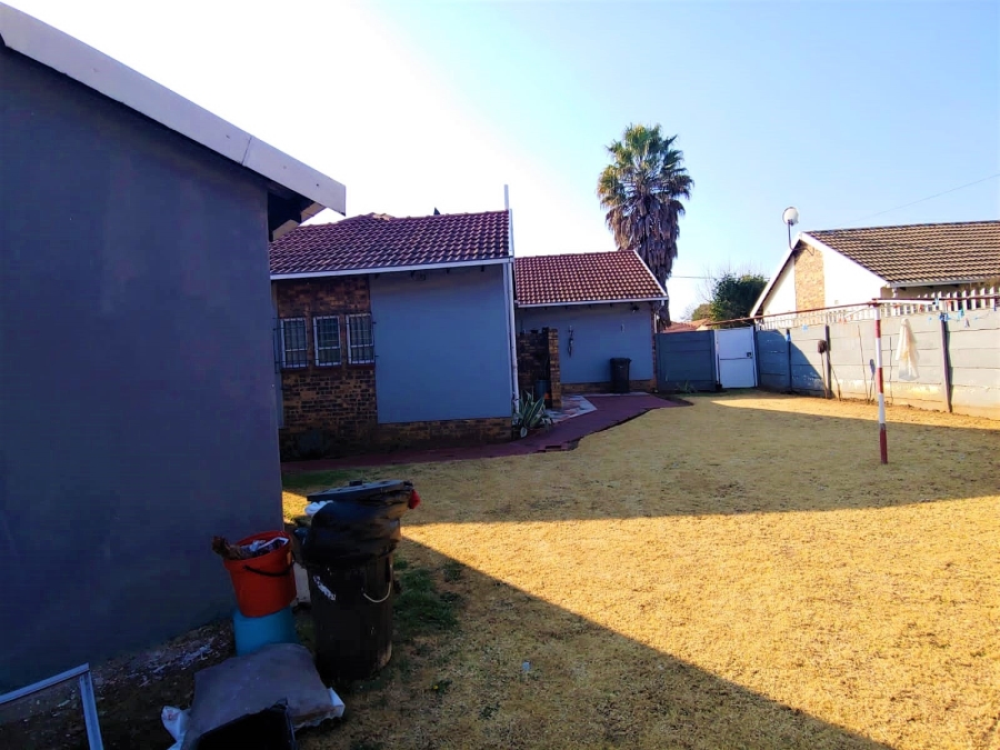 4 Bedroom Property for Sale in Dersley Gauteng