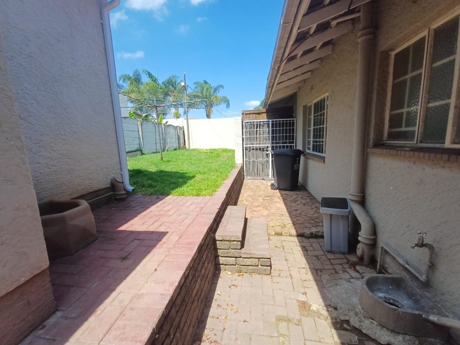 3 Bedroom Property for Sale in Glen Marais Gauteng