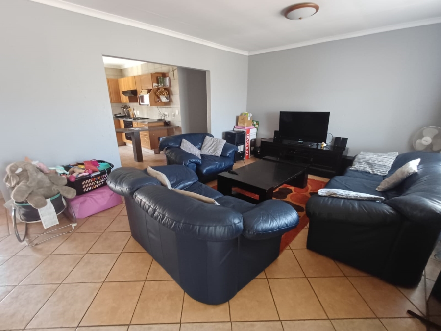 3 Bedroom Property for Sale in Glen Marais Gauteng