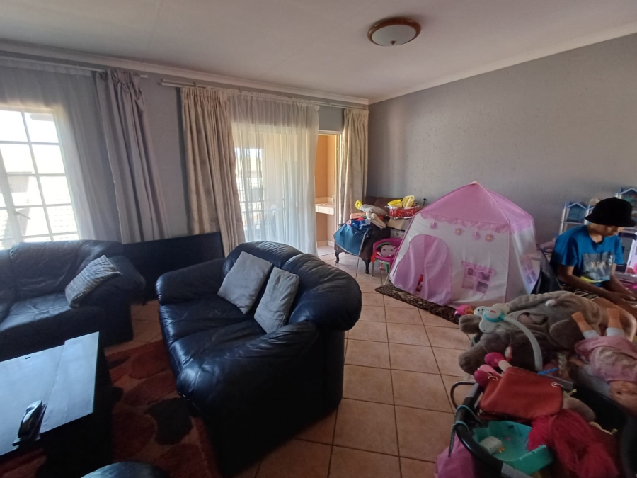 3 Bedroom Property for Sale in Glen Marais Gauteng