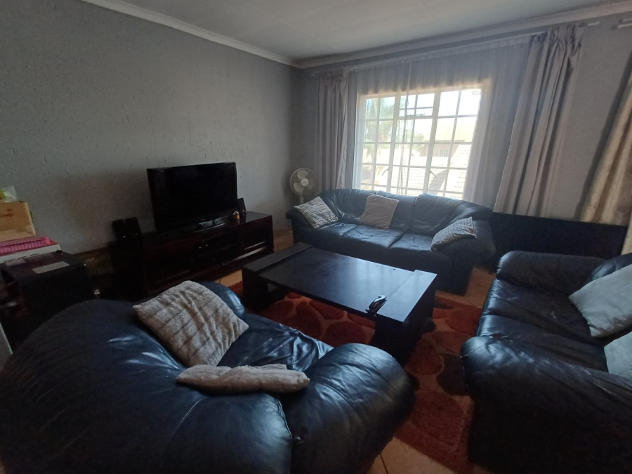 3 Bedroom Property for Sale in Glen Marais Gauteng
