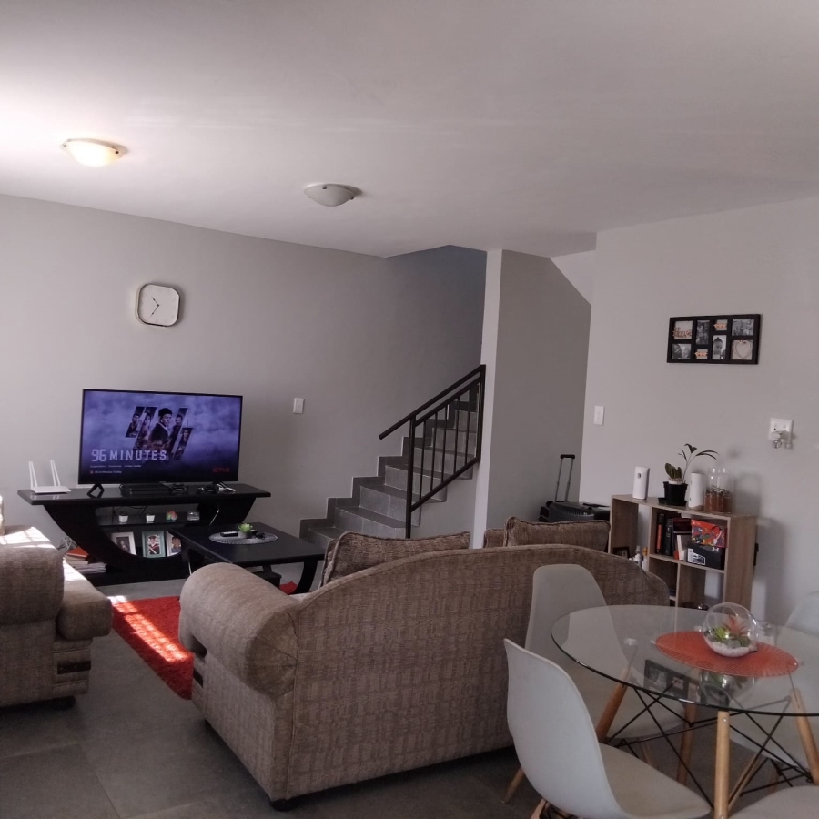 3 Bedroom Property for Sale in Blue Hills Gauteng