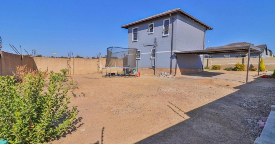 3 Bedroom Property for Sale in Blue Hills Gauteng