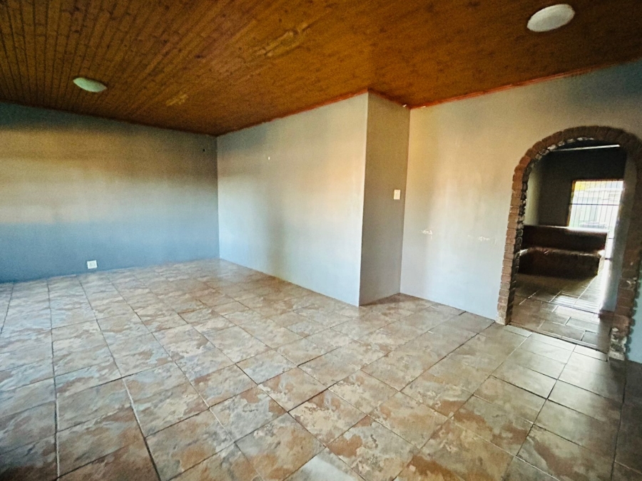 5 Bedroom Property for Sale in Casseldale Gauteng