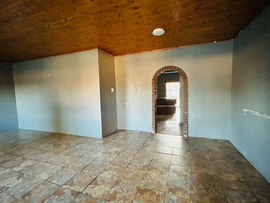 5 Bedroom Property for Sale in Casseldale Gauteng