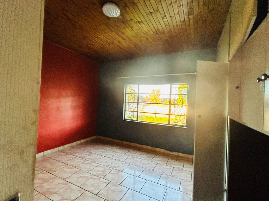 5 Bedroom Property for Sale in Casseldale Gauteng
