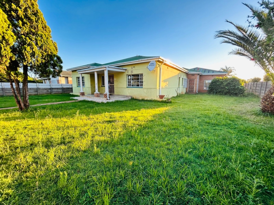 5 Bedroom Property for Sale in Casseldale Gauteng