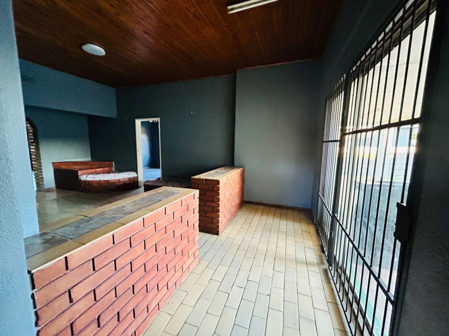5 Bedroom Property for Sale in Casseldale Gauteng