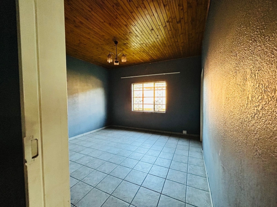 5 Bedroom Property for Sale in Casseldale Gauteng