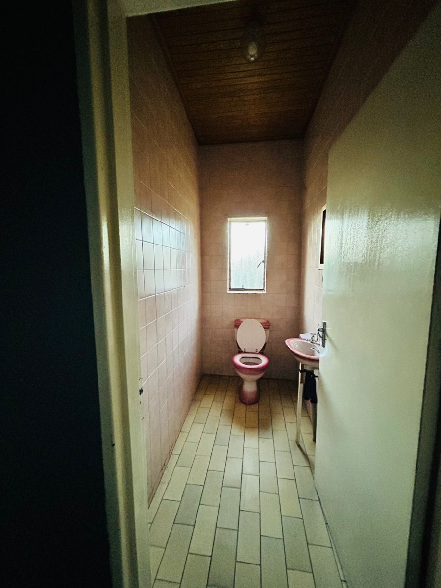 5 Bedroom Property for Sale in Casseldale Gauteng