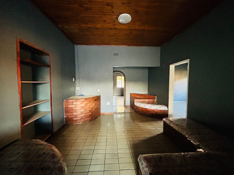 5 Bedroom Property for Sale in Casseldale Gauteng