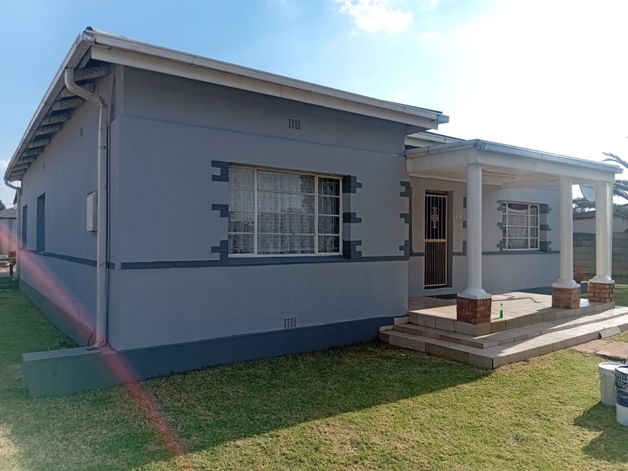 5 Bedroom Property for Sale in Casseldale Gauteng
