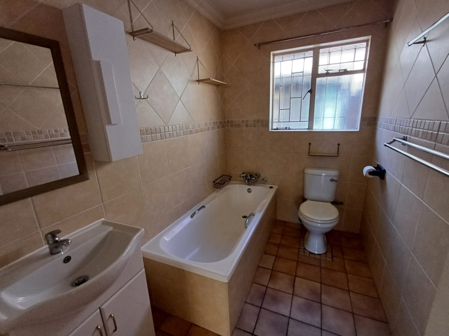 3 Bedroom Property for Sale in Glen Marais Gauteng