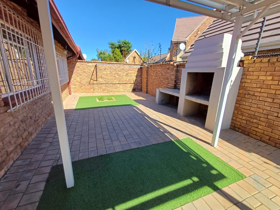 3 Bedroom Property for Sale in Glen Marais Gauteng