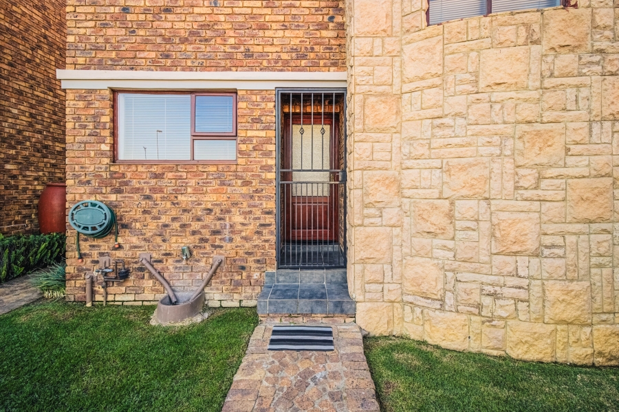 2 Bedroom Property for Sale in Bartlett Gauteng