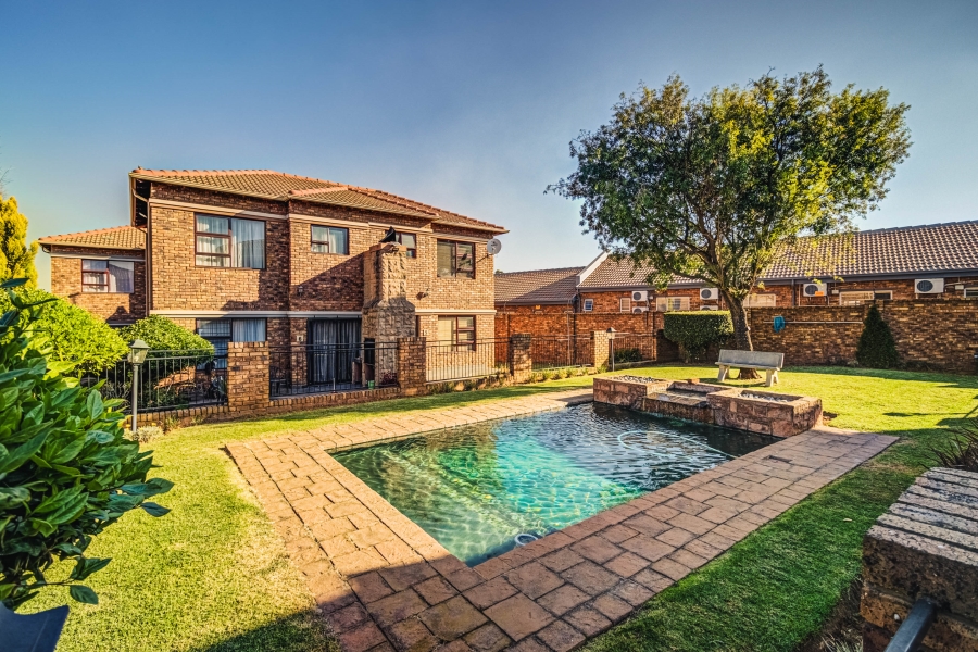 2 Bedroom Property for Sale in Bartlett Gauteng