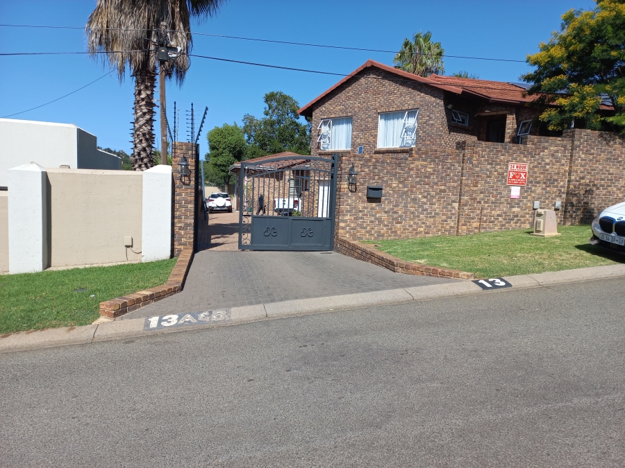 5 Bedroom Property for Sale in Bassonia Gauteng