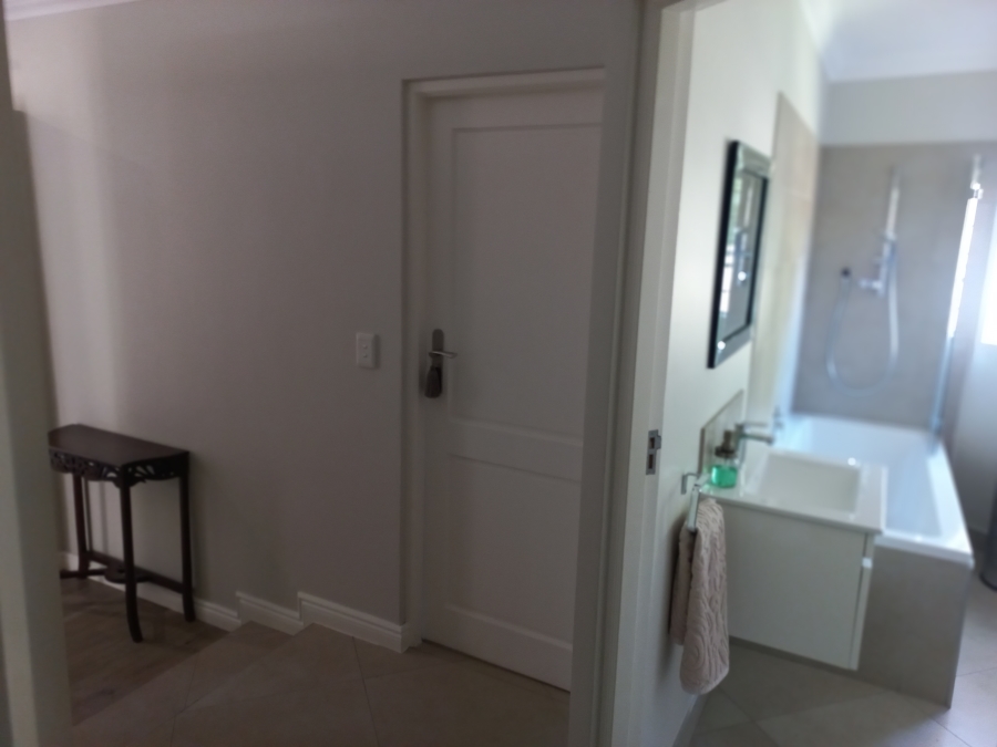 5 Bedroom Property for Sale in Bassonia Gauteng