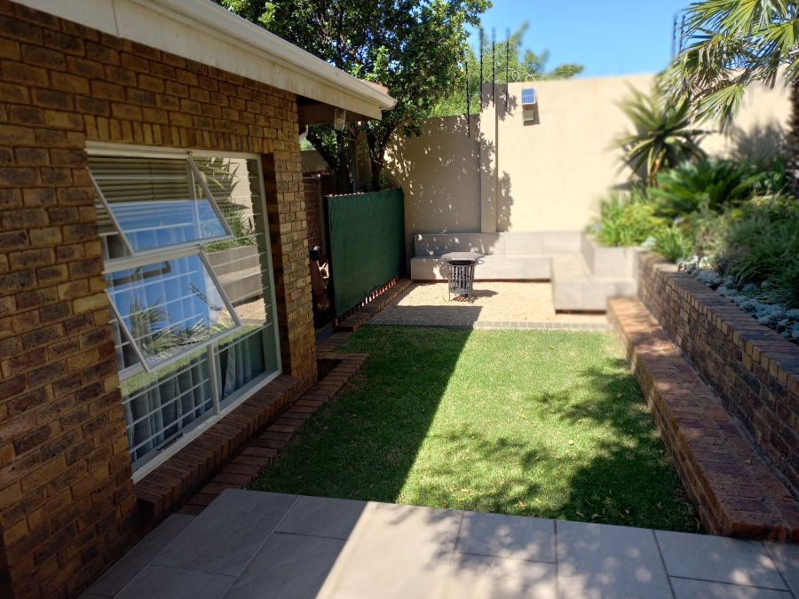 5 Bedroom Property for Sale in Bassonia Gauteng