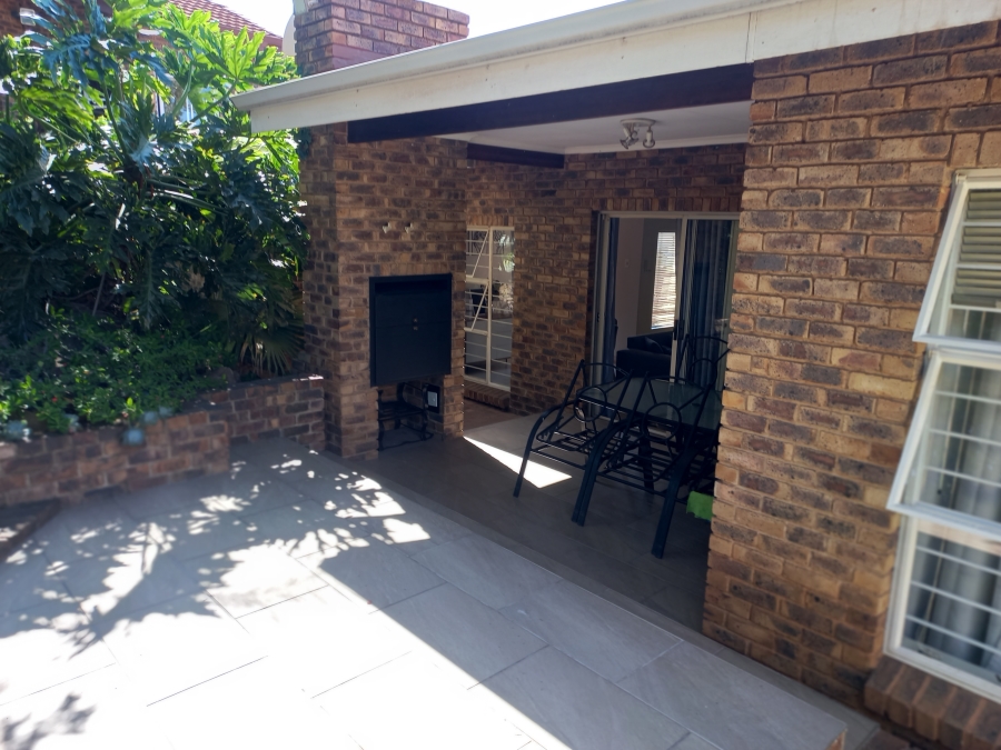 5 Bedroom Property for Sale in Bassonia Gauteng
