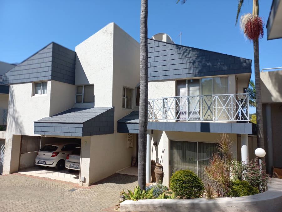 4 Bedroom Property for Sale in Bassonia Gauteng
