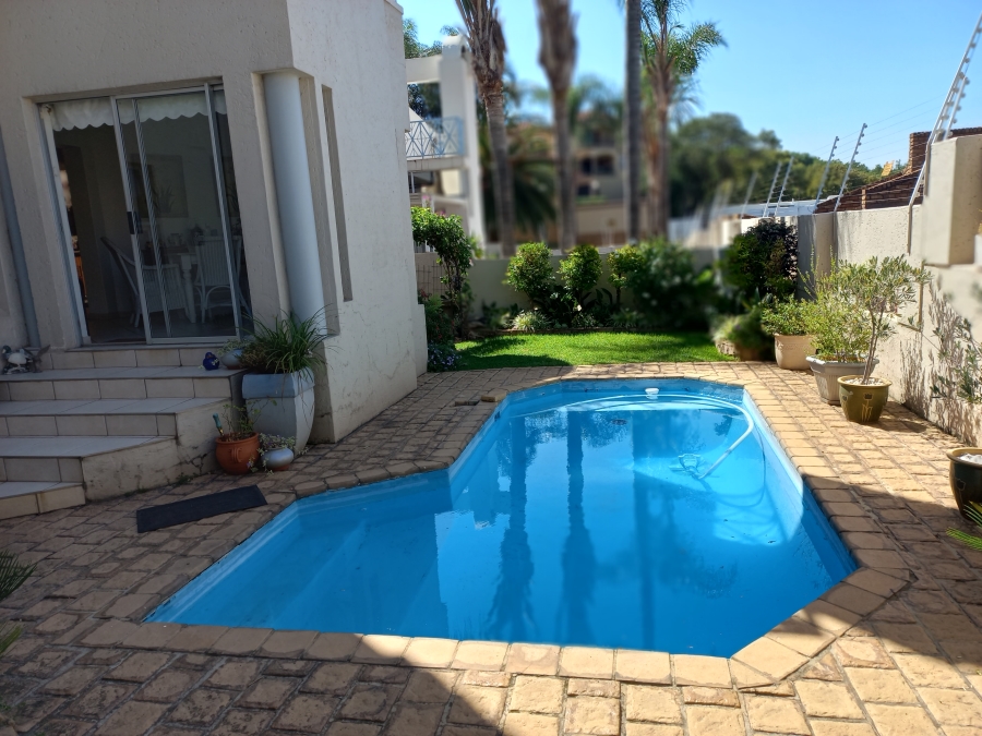 4 Bedroom Property for Sale in Bassonia Gauteng