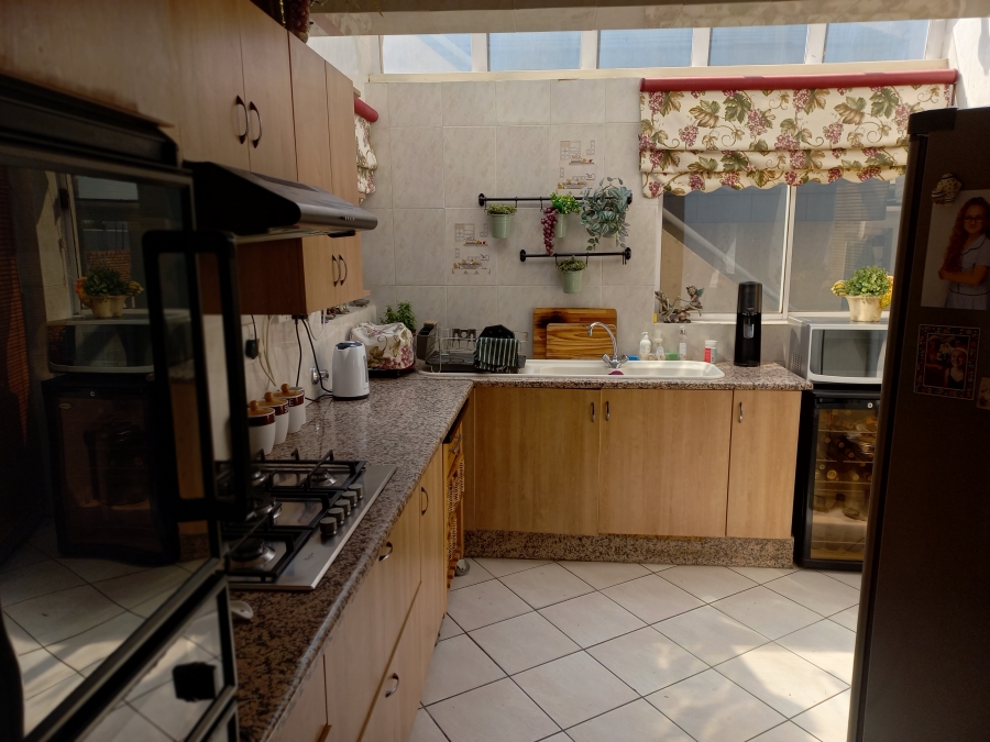 4 Bedroom Property for Sale in Bassonia Gauteng