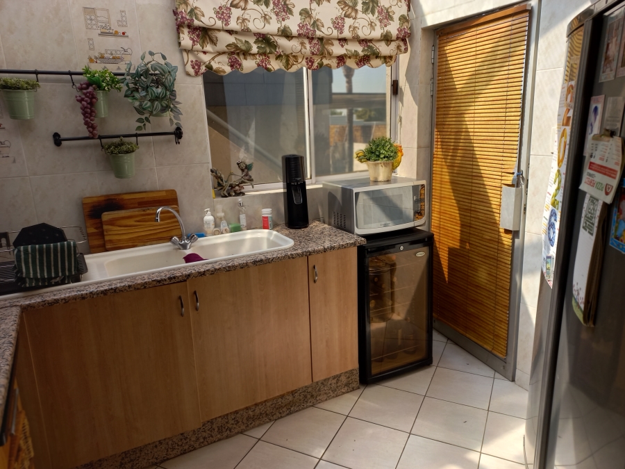 4 Bedroom Property for Sale in Bassonia Gauteng