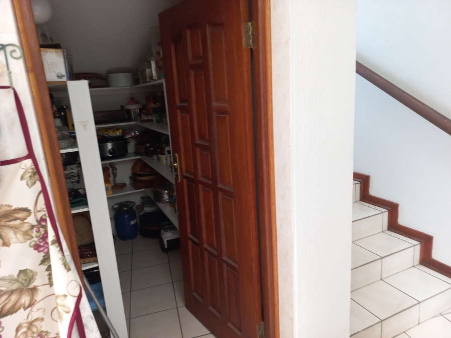 4 Bedroom Property for Sale in Bassonia Gauteng