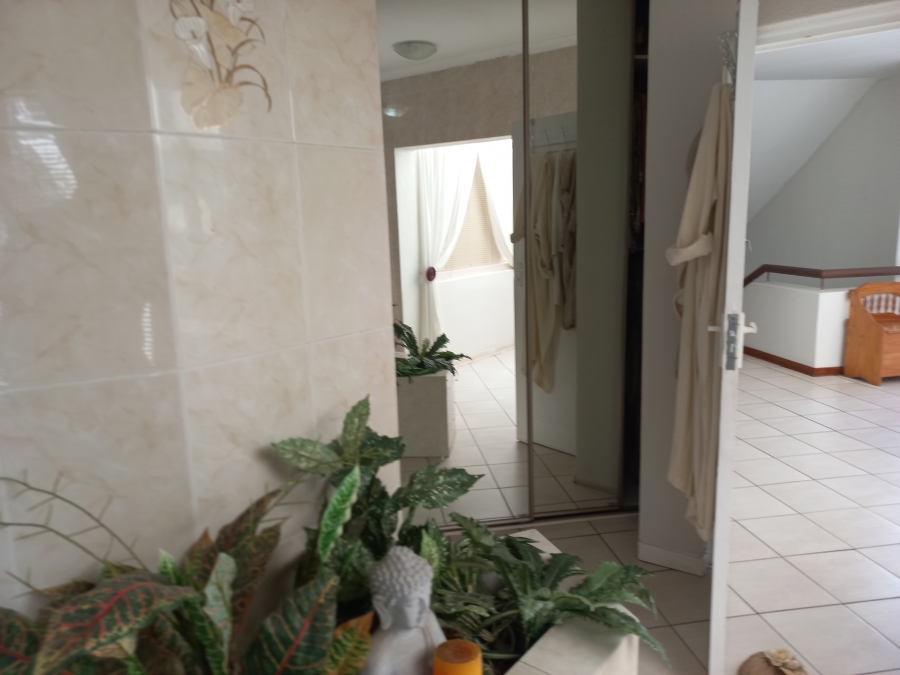 4 Bedroom Property for Sale in Bassonia Gauteng