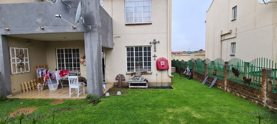 2 Bedroom Property for Sale in Bartlett Gauteng