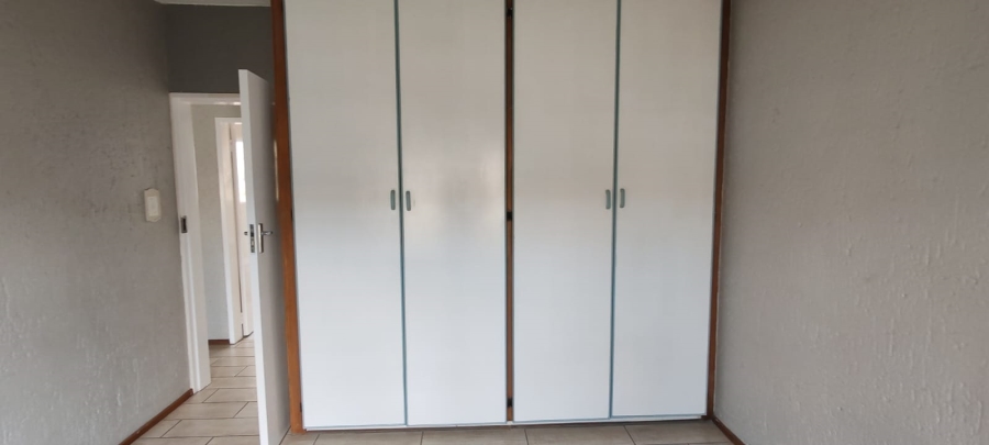 2 Bedroom Property for Sale in Bartlett Gauteng