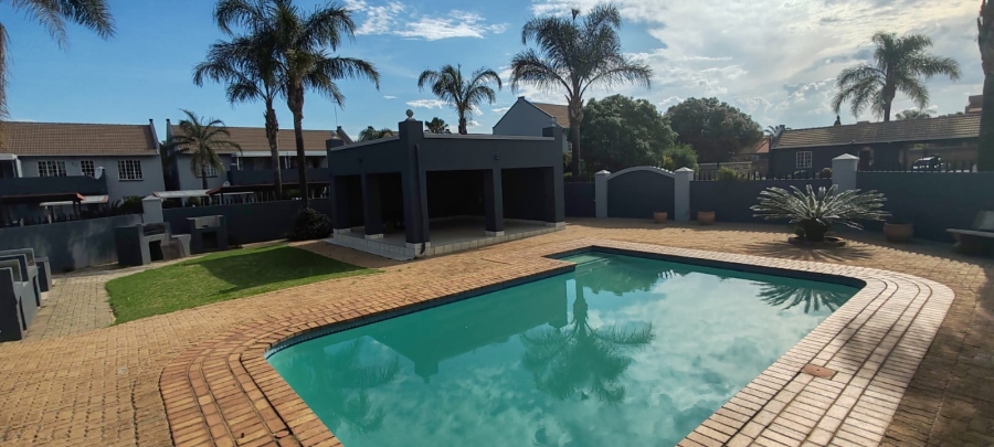 2 Bedroom Property for Sale in Bartlett Gauteng