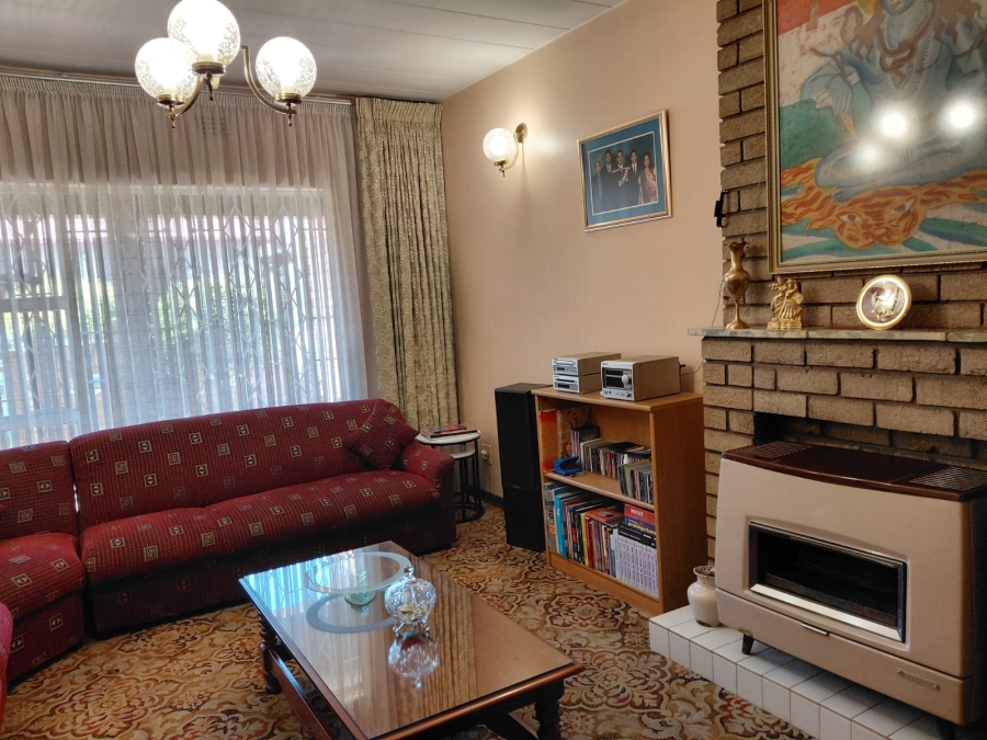 6 Bedroom Property for Sale in Actonville Gauteng